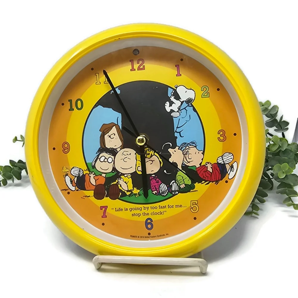 2010 Peanuts and the Gang Battery Operated Yellow Wall Clock